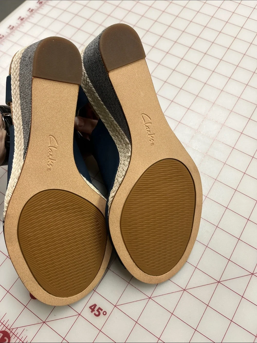 CLARKS 
